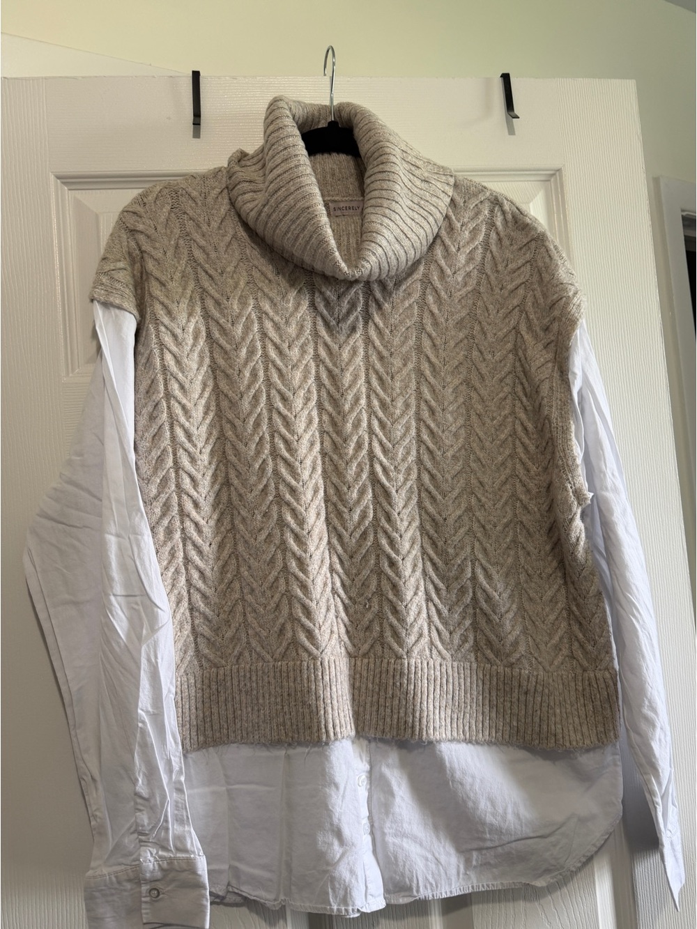 Sincerely Jules Cream Cable-Knit Cowl Neck Sweater Vest sz XXL